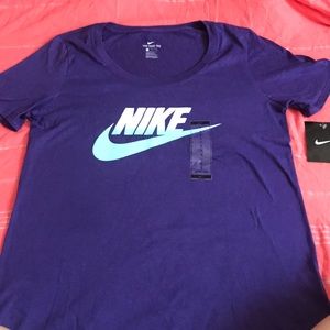brand new nike t-shirt